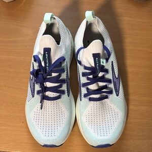 Brooks Levitate GTS Running Shoes - White and Blue